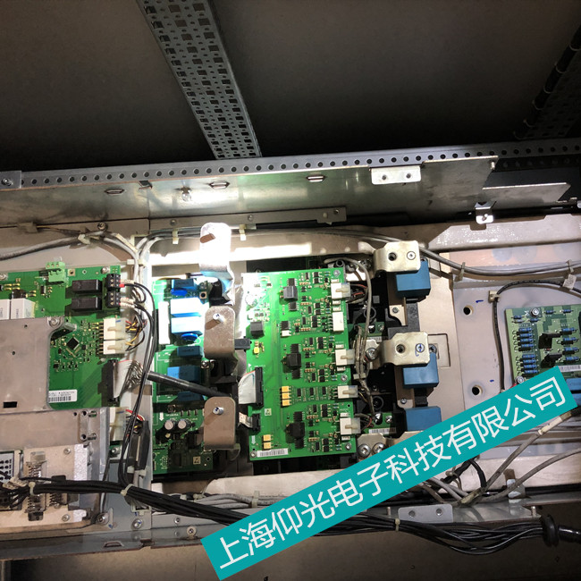 abb變頻器無顯示維修視頻ACS800-07-0175-7報(bào)警顯示7121維修