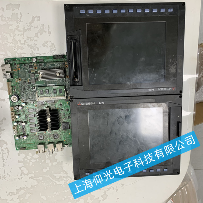 三菱數(shù)控系統(tǒng)屏維修FCU6-DUN22黑屏故障維修