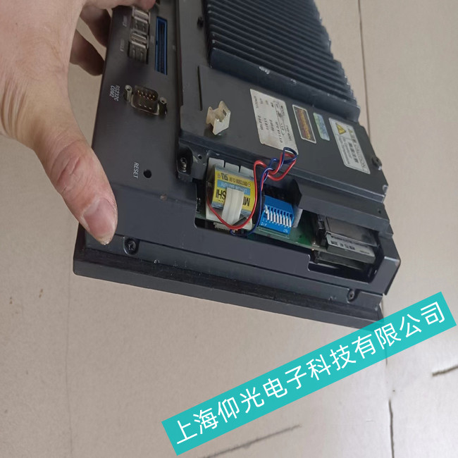 MITSUBISHI三菱工控機(jī)MT700上電燒保險(xiǎn)故障原因