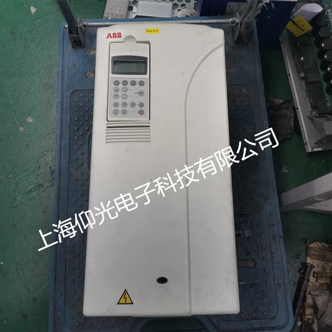 西安ABB變頻器中文面板連接不上或黑屏故障原因分析及解決辦法(來仰光免費(fèi)檢修)