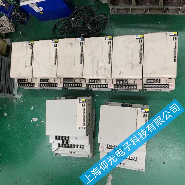 ŷ(q)SSGD7S-180A00A002A923S