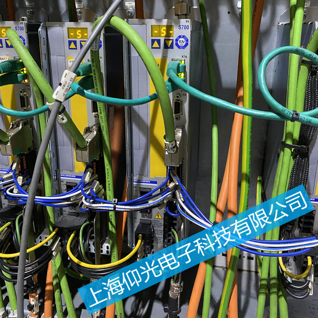 科爾摩根伺服驅(qū)動器S61000-610開機(jī)報(bào)警顯示F06故障維修方法