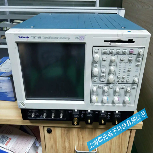 泰克 TDS7704B 示波器開機(jī)后自動關(guān)機(jī)故障維修方法